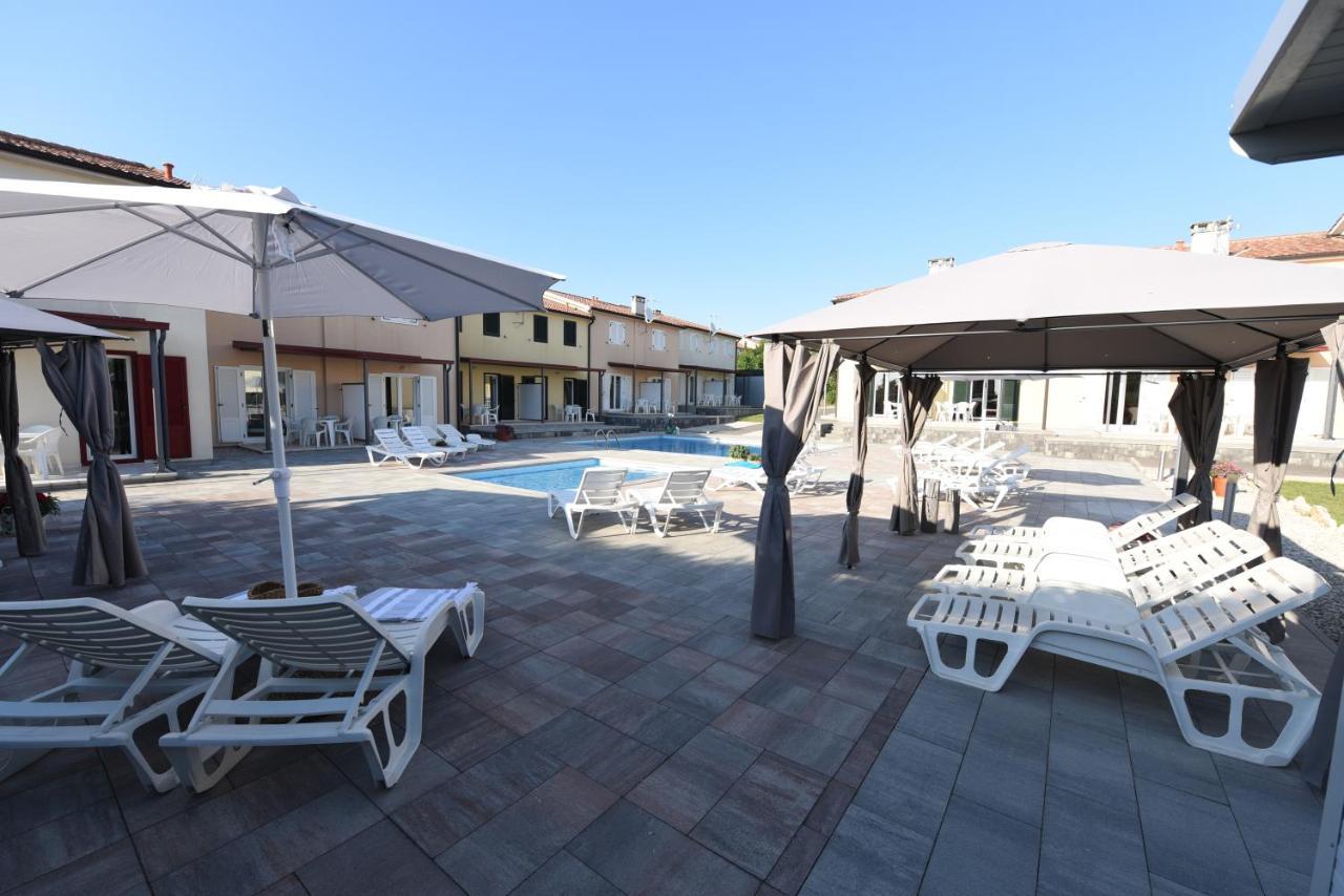 Apartmani Residence Jana Tar-Vabriga Exteriör bild